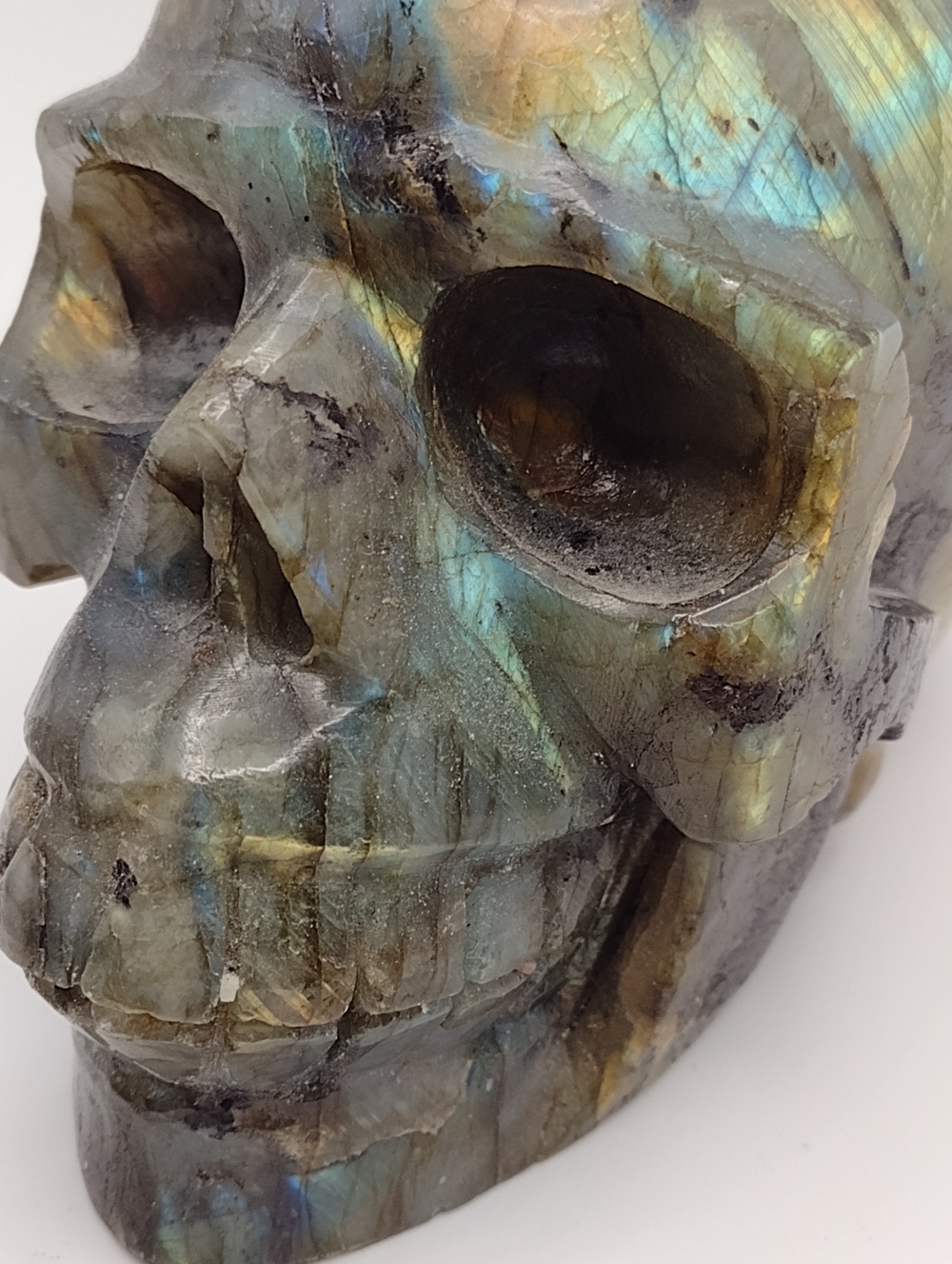 Labradorite Skull Sculpture - Handcarved In Mexico - Picture 8 of 9